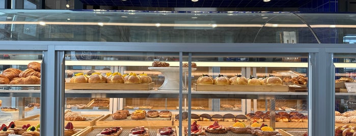 Paris Baguette is one of To Try.