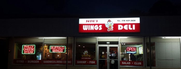 Suzie's Wings and Deli is one of สถานที่ที่ Chester ถูกใจ.
