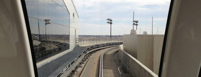 Skylink is one of สถานที่ที่ Vern ถูกใจ.