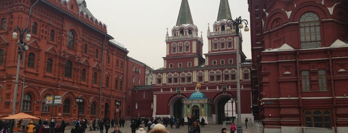 Manezhnaya Square is one of красивые места для фотосессий.