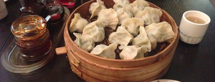 Qing Hua Dumpling is one of Locais salvos de Betty.