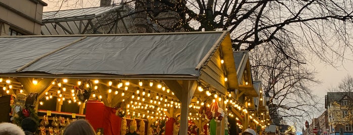 Chester Christmas Market is one of Lugares favoritos de Martin.