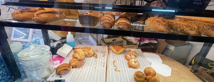 Boulangerie Mamie Jane is one of สถานที่ที่ Chris ถูกใจ.