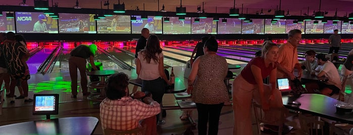 Red Rock Lanes is one of Vegas to do.