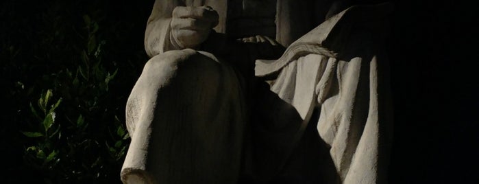 Statua di Ferdowsi is one of 🇮🇹 Roma.