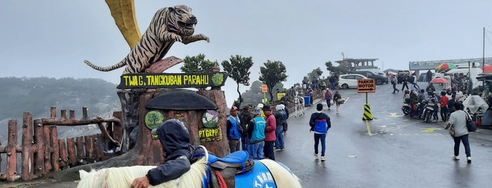 Gunung Tangkuban Parahu is one of Bandung, Jawa Barat.