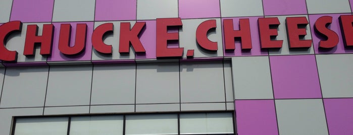 Chuck E. Cheese's is one of Lorena’s Liked Places.