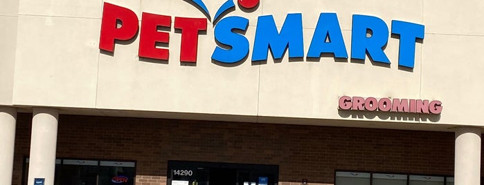 PetSmart is one of สถานที่ที่ David ถูกใจ.