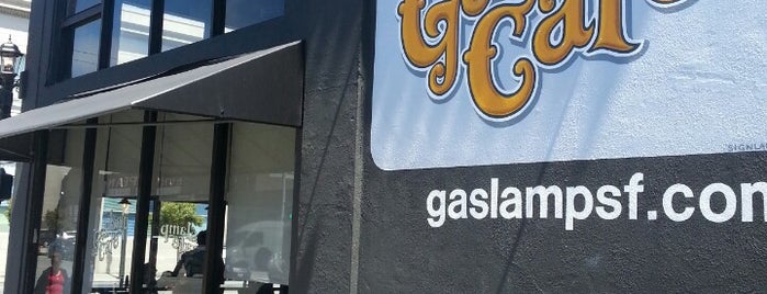 Gaslamp Cafe is one of สถานที่ที่ Magnus ถูกใจ.