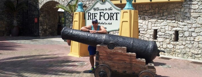 Rif Fort is one of Curacao.