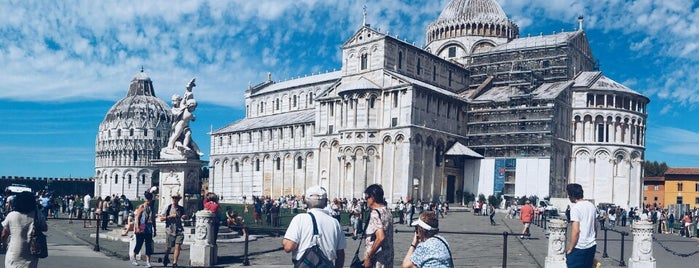 จัตุรัสดูโอโมแห่งปิซา is one of One day in Pisa.
