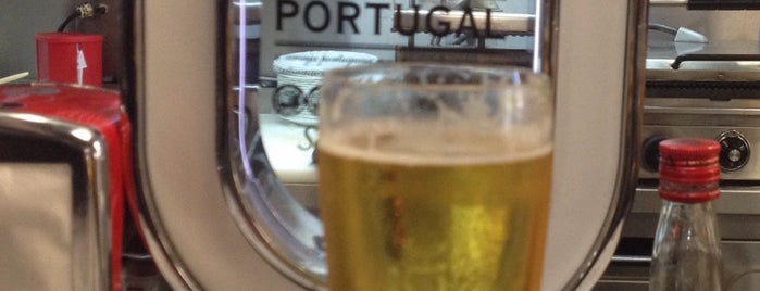 Confeitaria Ferreira is one of Porto.