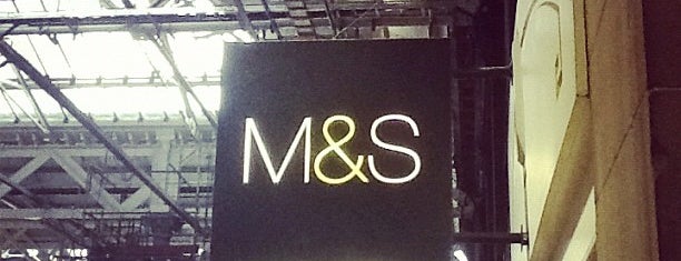 M&S Simply Food is one of Alexiaさんの保存済みスポット.