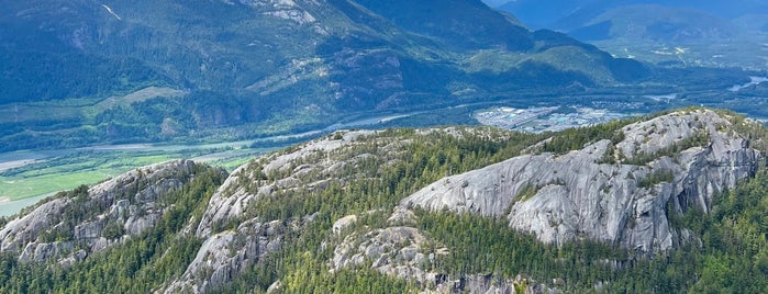 the Chief Viewing Platform - Panorama Trail is one of Vancouver.