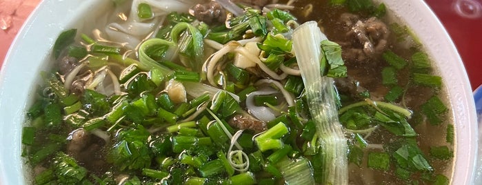 Bánh Cuốn 14 Bảo Khánh is one of Noodle soup.