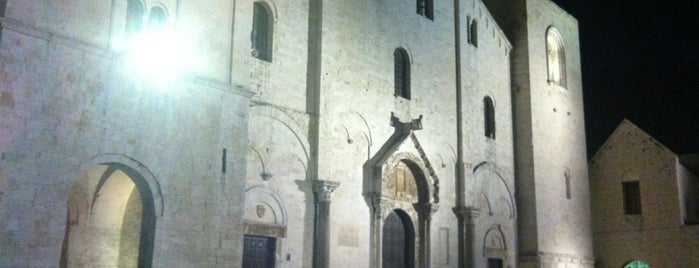 Basilica di San Nicola is one of Locais curtidos por Arzu.