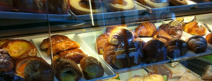 Bar Pasticceria San Firenze is one of H & Nさんのお気に入りスポット.