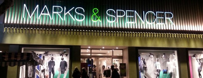 Marks & Spencer is one of Lieux qui ont plu à Zeynep.