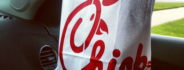 Chick-fil-A is one of Lugares guardados de Lyric.