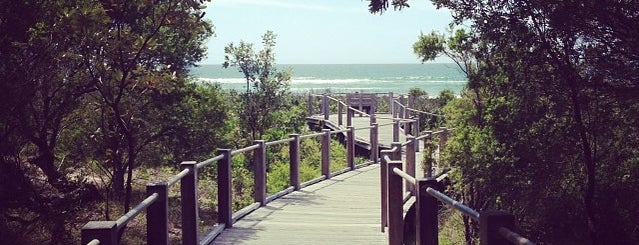 Seven Mile Beach Holiday Park is one of Lugares favoritos de Stuart.