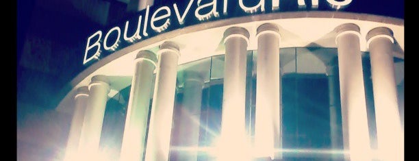 Shopping Boulevard is one of Bruna’s Liked Places.