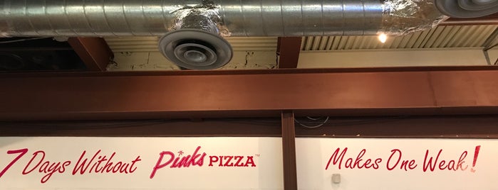 Pink's Pizza is one of สถานที่ที่ Zach ถูกใจ.