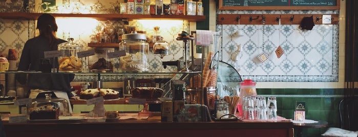 Café Paula is one of Posti che sono piaciuti a Sevil.
