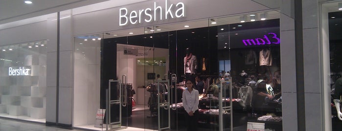 Bershka is one of Ay kA'nın Beğendiği Mekanlar.