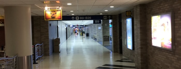 Gate B12 is one of Paul : понравившиеся места.