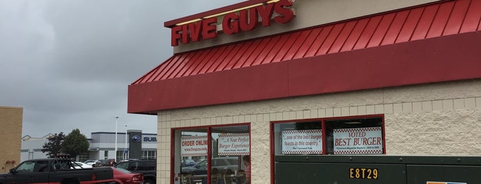 Five Guys is one of Locais curtidos por Randee.