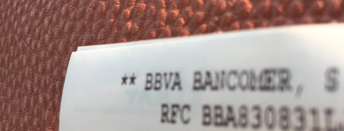 BBVA Bancomer is one of สถานที่ที่ Pax ถูกใจ.