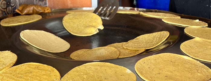 Tacos y Etiqueta is one of Tacos.