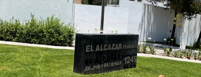 El Alcazar Pte is one of สถานที่ที่ Carlos ถูกใจ.