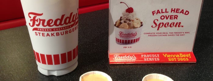 Freddy's Frozen Custard & Steakburgers is one of Sarasota.