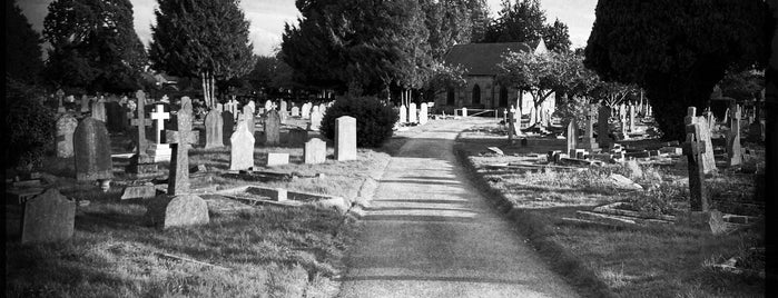 Wolvercote Cemetery is one of U.K. 2.