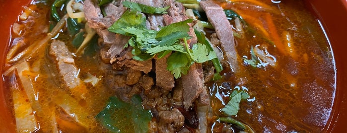 Lhasa Fast Food is one of Lieux sauvegardés par Julie.