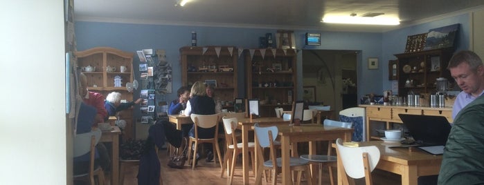 Holy Loch Coffee Shop is one of Noel : понравившиеся места.