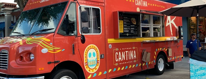 4 Rivers Cantina Barbacoa Food Truck is one of สถานที่ที่บันทึกไว้ของ Kimmie.
