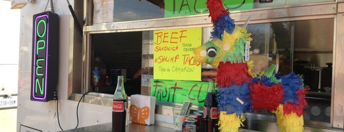 Tacos La Guera is one of Food Trucks.
