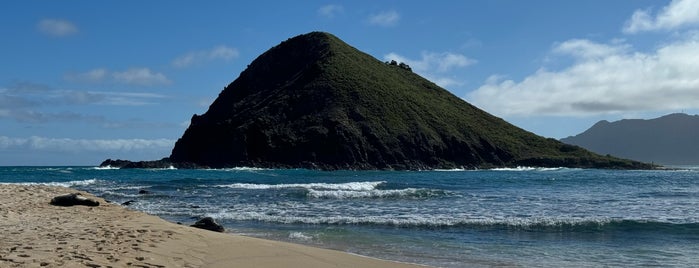 Mokulua Islands is one of oahu.