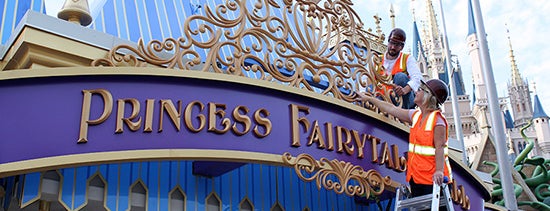 ミート＆グリート：アナとエルサ＆ プリンセス（プリンセス・フェアリーテール・ホール） is one of Walt Disney World - Magic Kingdom.