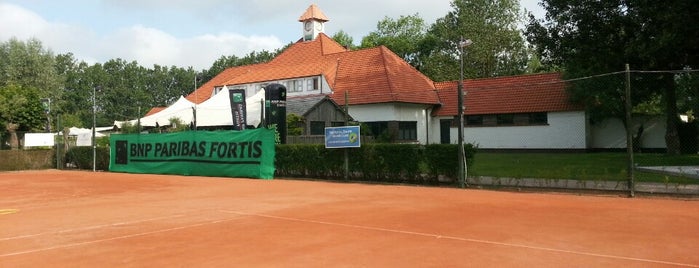 Royal Zoute Tennis Club is one of Lugares favoritos de Christoph.