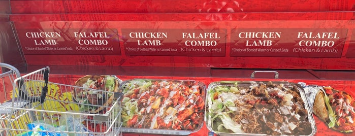 Shah's Halal Food is one of Tempat yang Disukai Bryant.