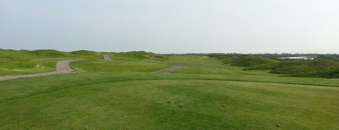 Willow Hill Golf Course is one of Wesleyさんのお気に入りスポット.