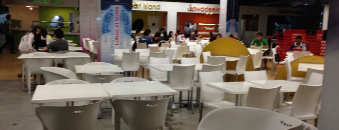 Recezz Foodcourt is one of Taylor's University Lakeside Campus.