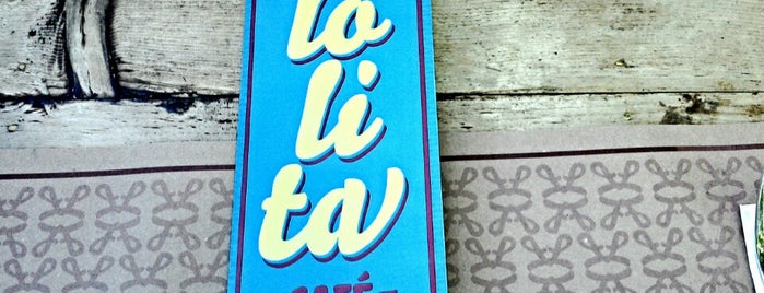 Lolita Café is one of Locais curtidos por Pau.