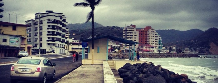 Playa de Bahía de Caráquez is one of Orte, die Pablo gefallen.