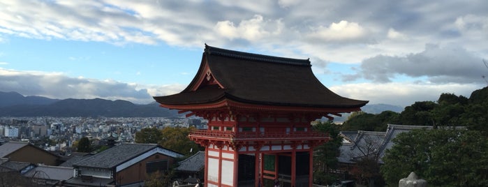 Kiyomizu-dera Temple is one of Tempat yang Disukai Eduardo.