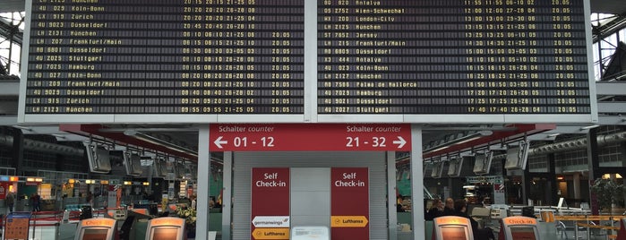 Flughafen Dresden International (DRS) is one of Lieux qui ont plu à Eduardo.