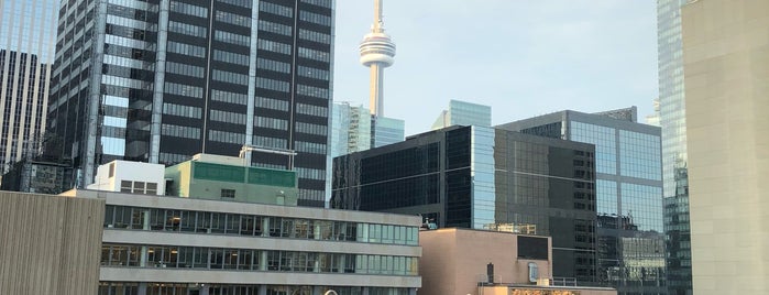 Sheraton Centre Toronto Hotel is one of Orte, die Eduardo gefallen.
